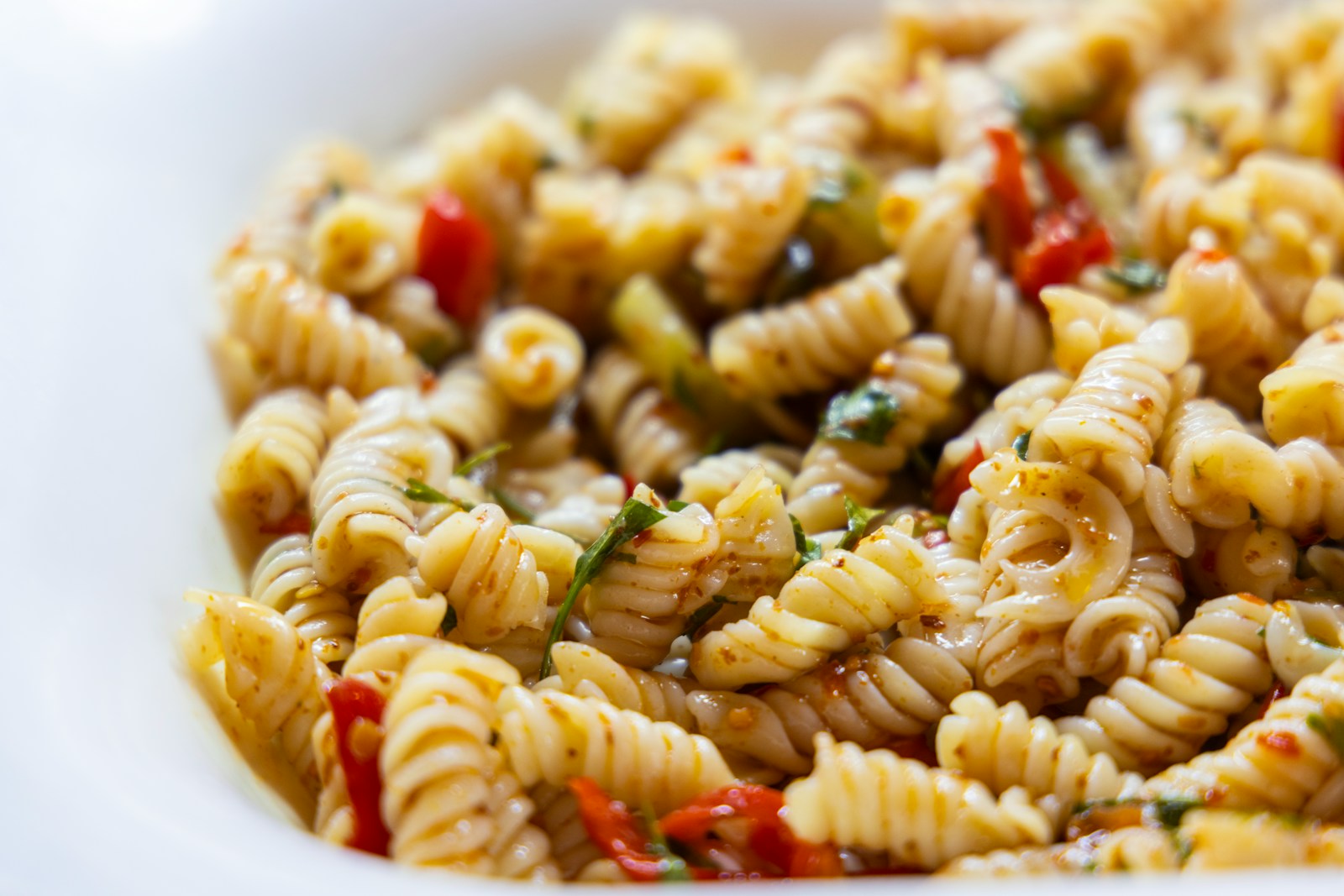 Sun-Kissed Delight: A Vegan Summer Pasta Salad Perfect for Potlucks and Parties